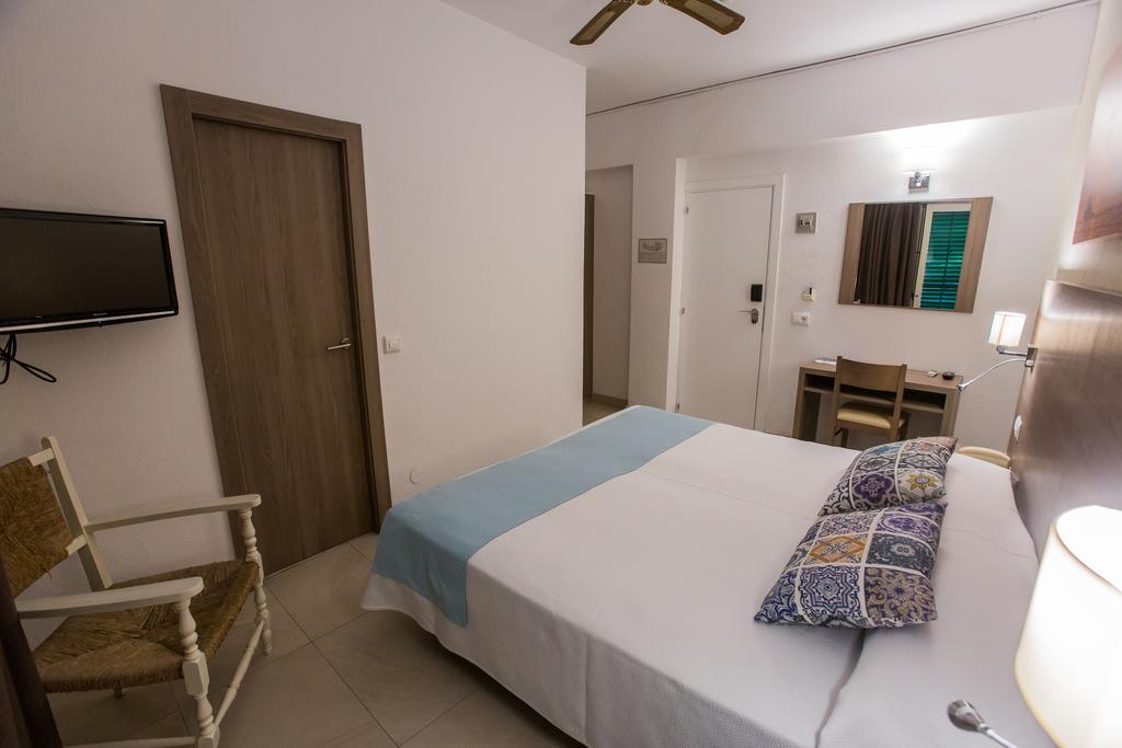 Hotel Tagomago Сан-Антонио-Абад Экстерьер фото